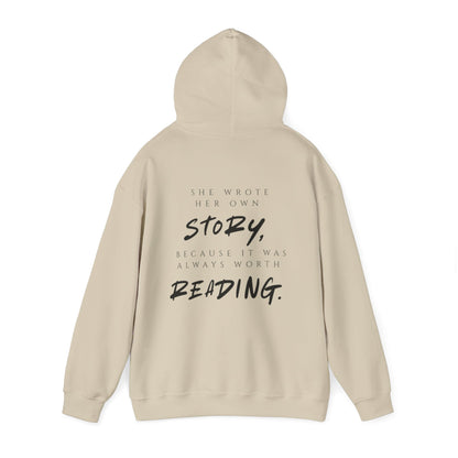 Inspirierender Kapuzenpullover – „She Wrote Her Own Story“