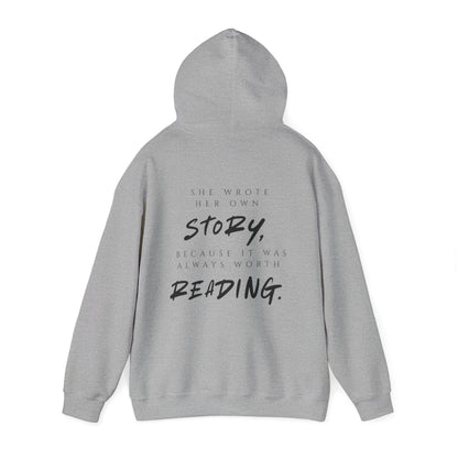 Inspirierender Kapuzenpullover – „She Wrote Her Own Story“
