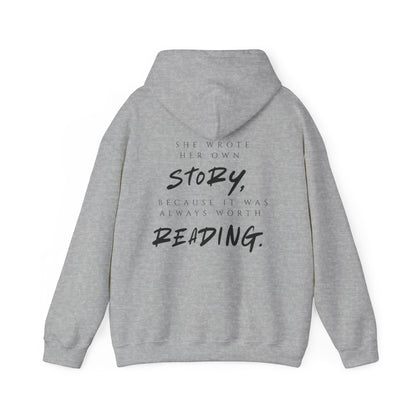 Inspirierender Kapuzenpullover – „She Wrote Her Own Story“