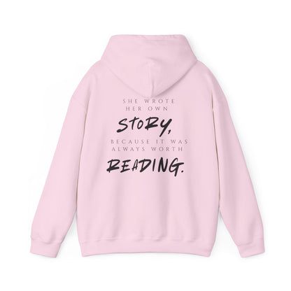 Inspirierender Kapuzenpullover – „She Wrote Her Own Story“